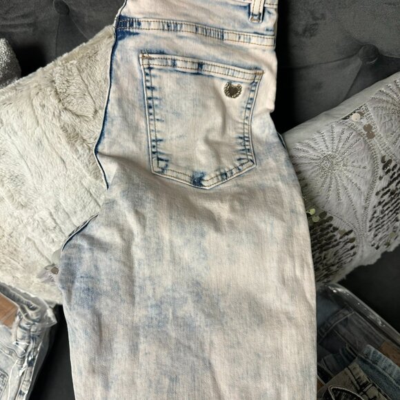 Chipre Denim Golden, Ethos, Dharma, Gunas, Kayros & Nina - Picture 2 of 15